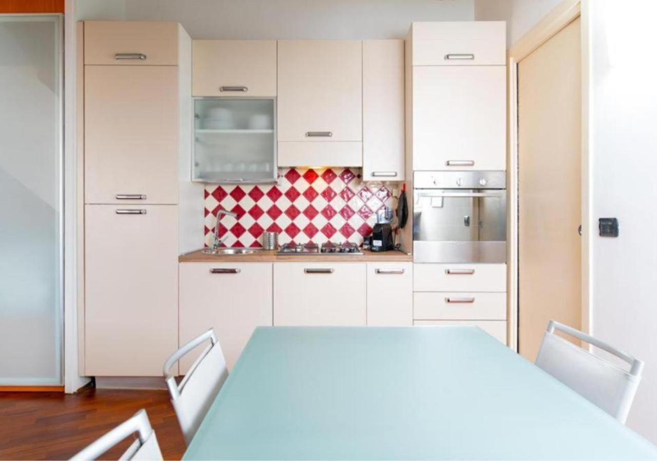 Palazzo Paesana: L'arte A Apartamento *
